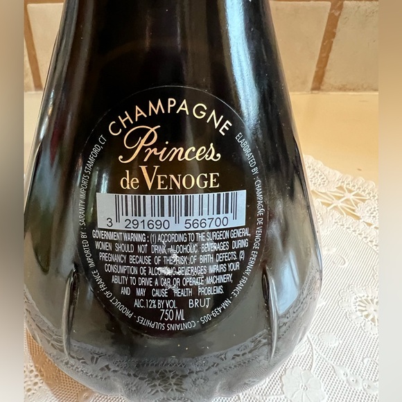 De Venoge Tour Eiffel Cuvée 130th Anniversary Champagne Bottle 🇫🇷 - Picture 4 of 5